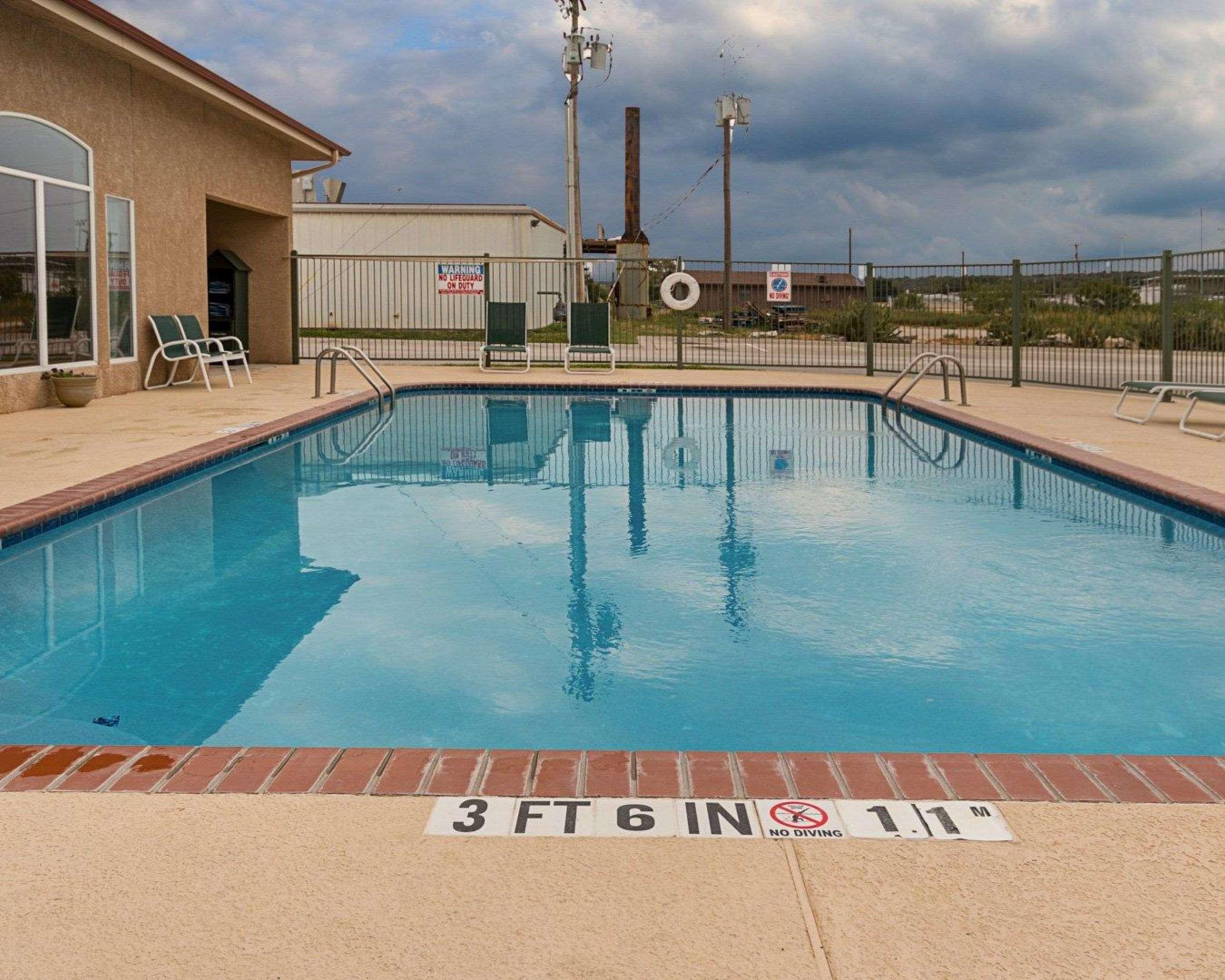 Quality Inn Sonora Exterior photo