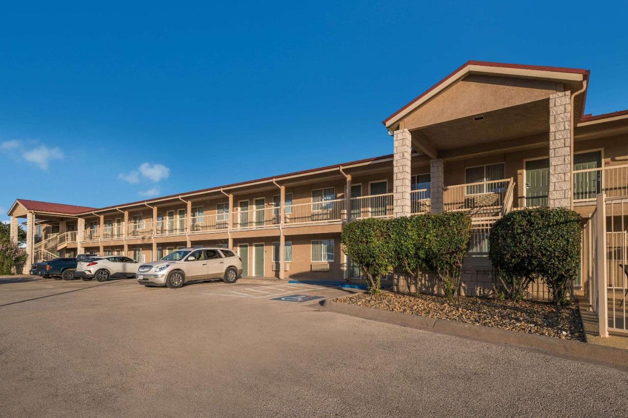 Quality Inn Sonora Exterior photo
