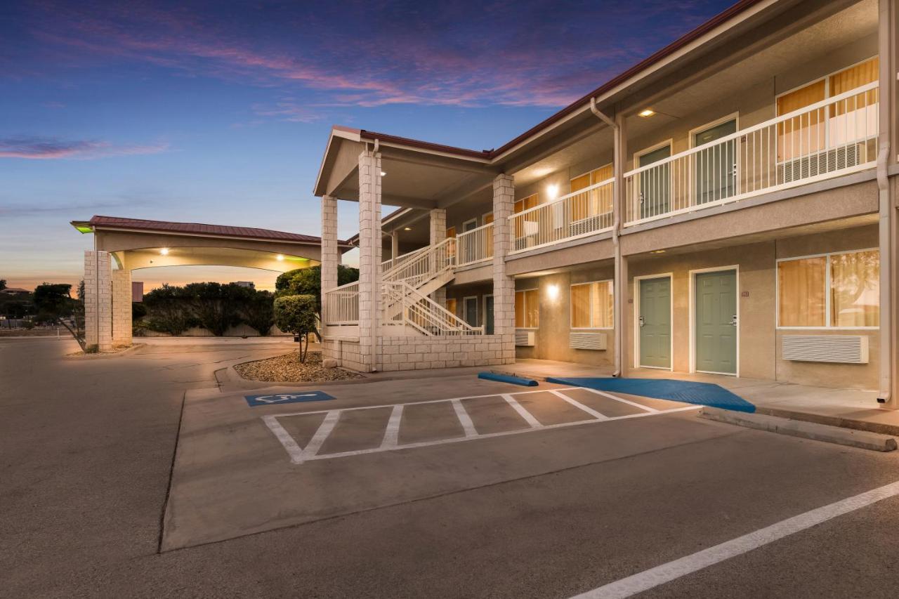 Quality Inn Sonora Exterior photo