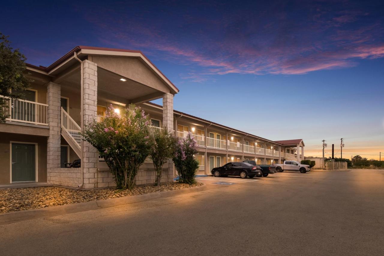 Quality Inn Sonora Exterior photo