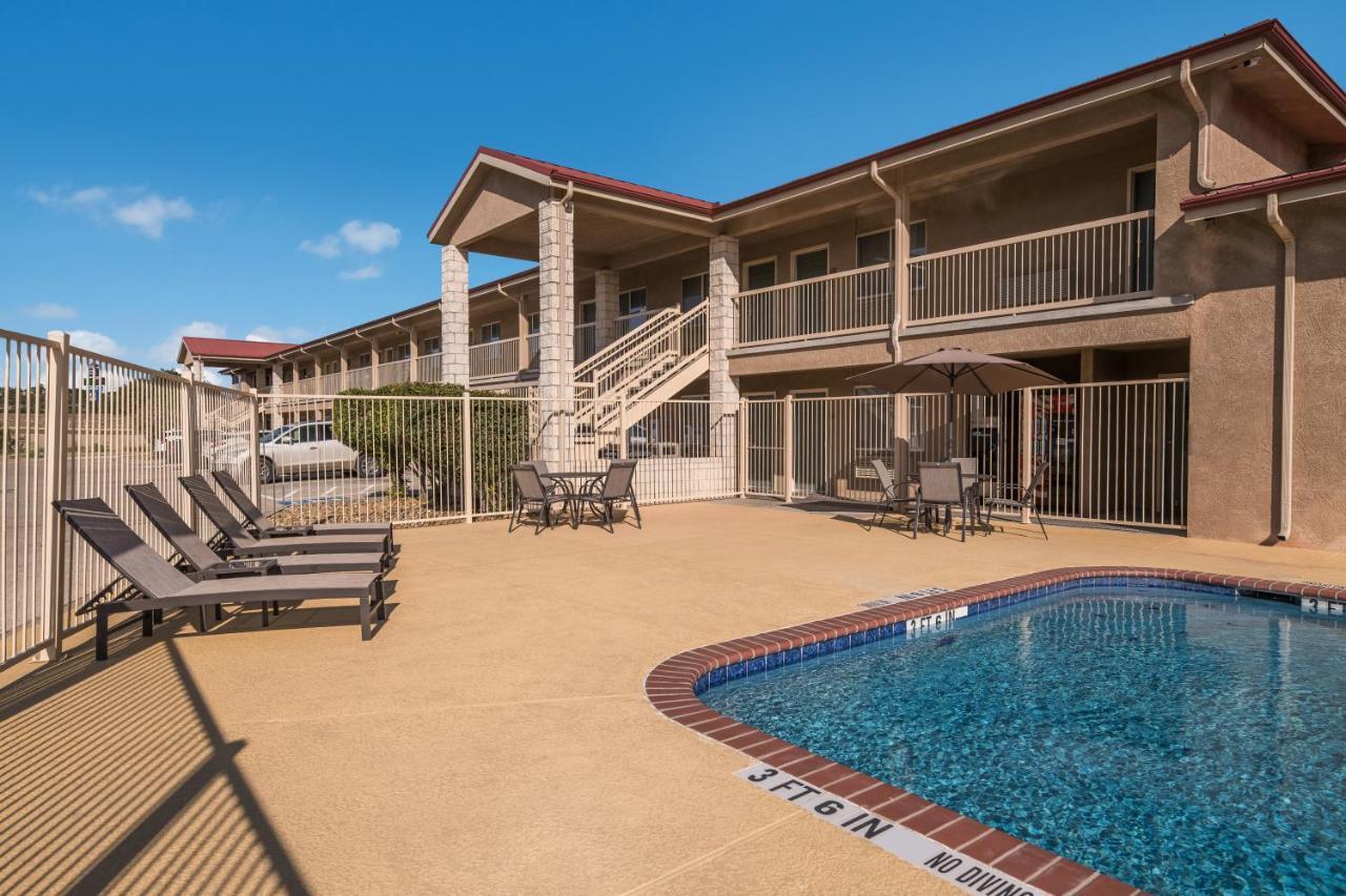 Quality Inn Sonora Exterior photo